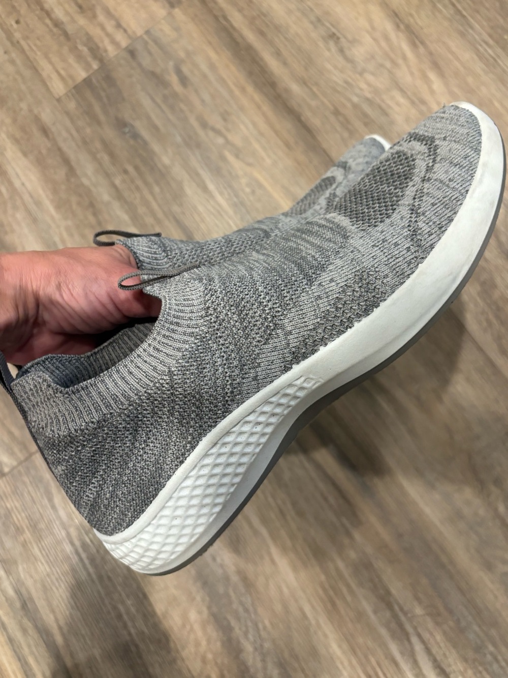 Tommy Bahama Women’s  Lightweight Slip-On Knit Sneaker - Gray Size 10